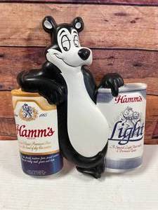 lot 4 image: Antique Hamms Vacumform