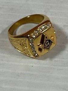 lot 17 image: Unique Ring Size 11 or 12