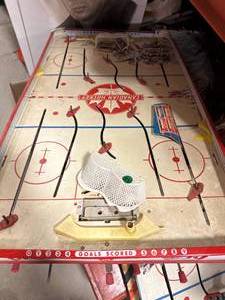 lot 34 image: 1960s Murro Canadian Hockey Game
