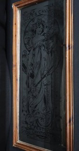 lot 7 image: VINTAGE MOET CHANDON REVERSE PRINT MIRROR