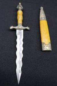 lot 52 image: ORNATE DAGGER IN MATCHING CASE