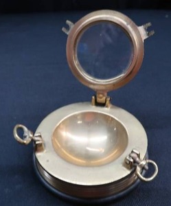 lot 118 image: BRASS PORTHOLE ASTRAY