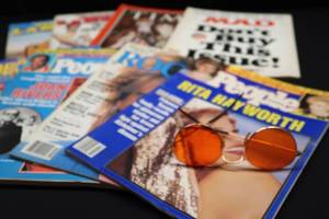 lot 82 image: LOT OF VINTAGE MAGAZINES. AND GROOVY GLASSES