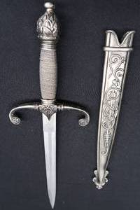 lot 146 image: ORNATE DAGGER WITH ORNATE SHEATH