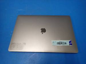 lot 30 image: Apple&nbspMacBookPro14,3 A1707 MPTR2LLA &nbspINTEL(R) CORE(TM) I7-7700HQ CPU  2.80GHZ  16GB LPDDR3 SDRAM  251GB SSD  15 screen with 3360 x 2100 2K Resolution  Includes IOS  No charger