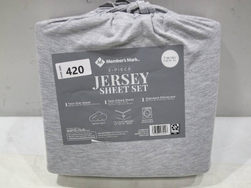 lot 455 image: NEW Members Mark 3-Piece Jersey Sheet Set - Silver Gray - TwinTwin XL
