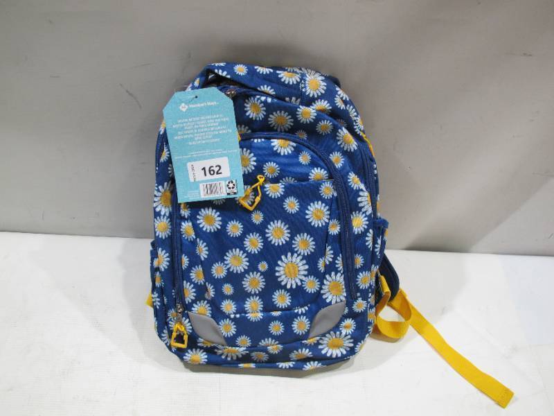 lot 471 image: Members Mark 2-Piece Backpack Set with Matching Lunch Kit, Daisy