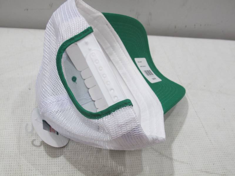 lot 469 image: NEW University of North Dakota Fighting Hawks Trucker Cap - GreenWhite