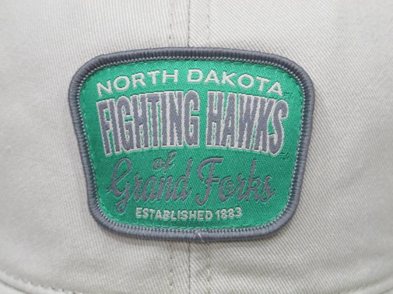 lot 468 image: NEW University of North Dakota Fighting Hawks Baseball Cap - BeigeGreen