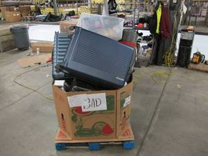 lot 195 image: Pallet of Store Overstock Store and Ecommerce Product and Returns