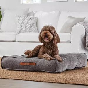 lot 340 image: Members Mark Tufted Pet Bed, 27.5 x 27.5 - Gray
