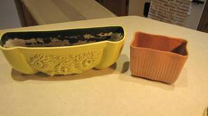 Green Red WIng Stoneware planter wi...
