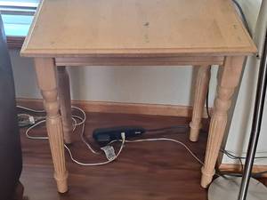 lot 29 image: Wood Table