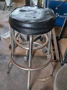 lot 131 image: Stool 15x29