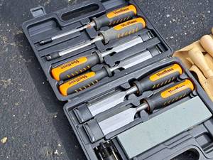 lot 115 image: Von Haus Chisel Set 8-piece with Plastic Carry Case