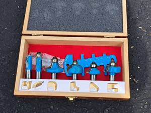lot 120 image: Router Bit Set 7-piece with Wood Case