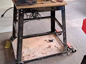 lot 4 image: Rolling Stand