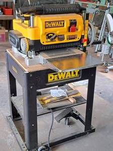 lot 5 image: DeWalt 13 Thickness Planer DW735