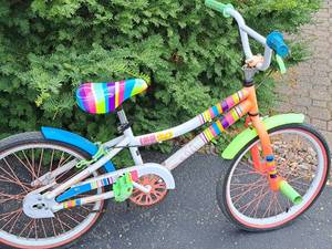 lot 166 image: Little Miss Matched LMM 20 16 Girls Trick Bicycle 11 Rainbow Frame