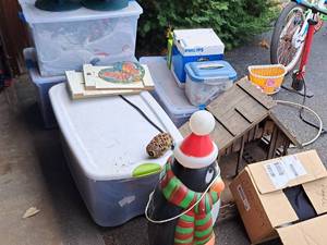 lot 168 image: Lot of  Misc. Lighting and Christmas Dcor