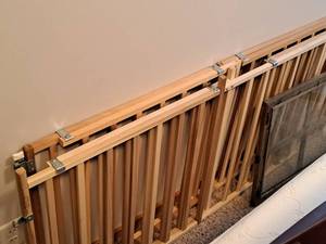 lot 62 image: Wooden Play Pen