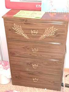 lot 64 image: Dresser 4-drawer