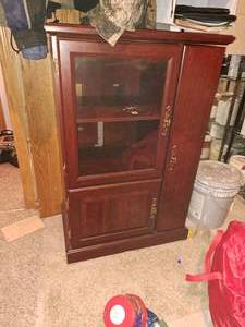 lot 70 image: Glass DoorWood Entertainment Cabinet 3-door