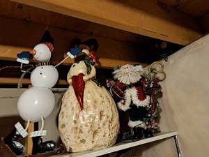 lot 269 image: Santa Statue, (2) Snowman Dcor