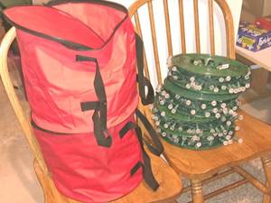 lot 270 image: Christmas Lights - (2) Bags of 7 Rolls Lights