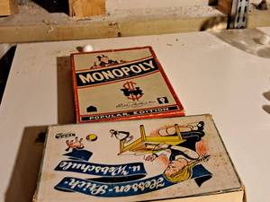 lot 277 image: Lot of (2) Vintage Games - Monopoly,  Hessen-Stick u. Webschul