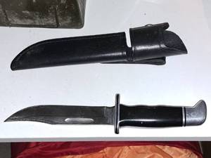 lot 281 image: 11 Buck Knife with Leather Sheath