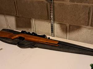 lot 286 image: Ruger .177-cal Pellet Gun with  Case