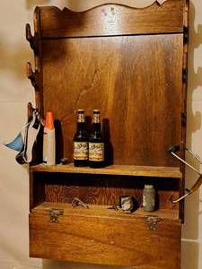 lot 295 image: Wood Wall-Mount Gun Rack