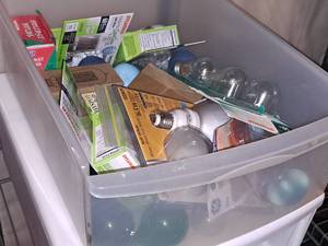lot 312 image: Lot of (1 Tote) Light Bulbs