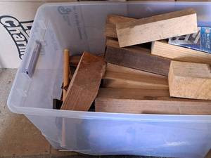 lot 174 image: Lot of (1 Tote) Carving Wood