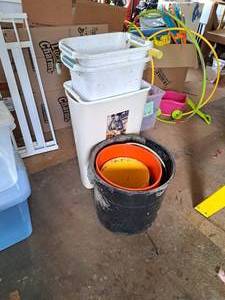 lot 243 image: Lot of  Assorted Trash Cans and Buckets