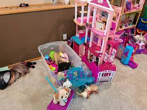 lot 345 image: Lot of  Girls Toys - Barbie Playhouse and Accessories