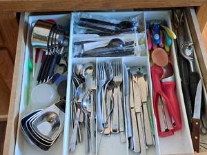 lot 403 image: Kitchenwares - Flatware, Measuring Cups, Misc. Utensils