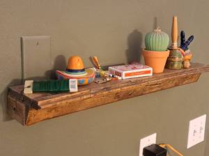 lot 407 image: Home Dcor with Shelf