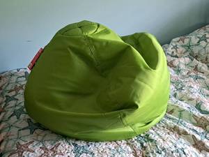 lot 429 image: Bean Bag chair