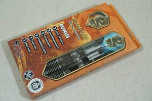 lot 13 image: Shot Scimitar 22gm Steel Tip Dart Set