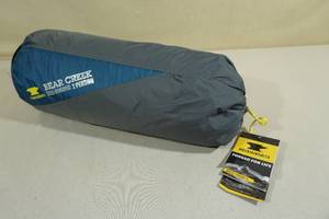 lot 27 image: Mountainsmith Bear Creek 2 -2 Season, 2 Person Tent