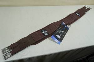 lot 61 image: Professionals Choice 46 English Saddle Girth