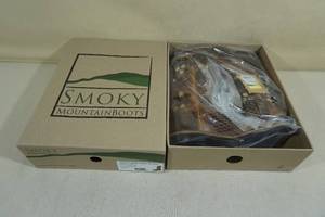 lot 77 image: Smoky Mountain Boots -Youth Size 6, Floral Stitching