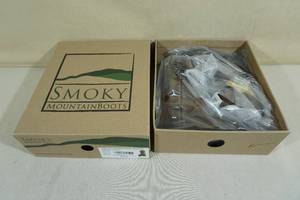lot 79 image: Smoky Mountain Boots -Kids Size 8.5, Brown Oil Distress