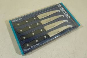 lot 92 image: Henckels Steak Knife Set