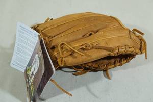 lot 103 image: Shoeless Joe 12 V-Lace Right Handed Glove