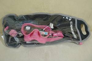 lot 116 image: Cressi Snorkel Set -Pink