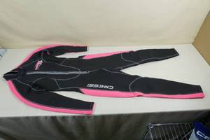 lot 117 image: Cressi Lido Long Womens 2mm Wet Suit -Size XS1