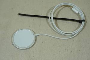 lot 153 image: Apple MagSafe Charger